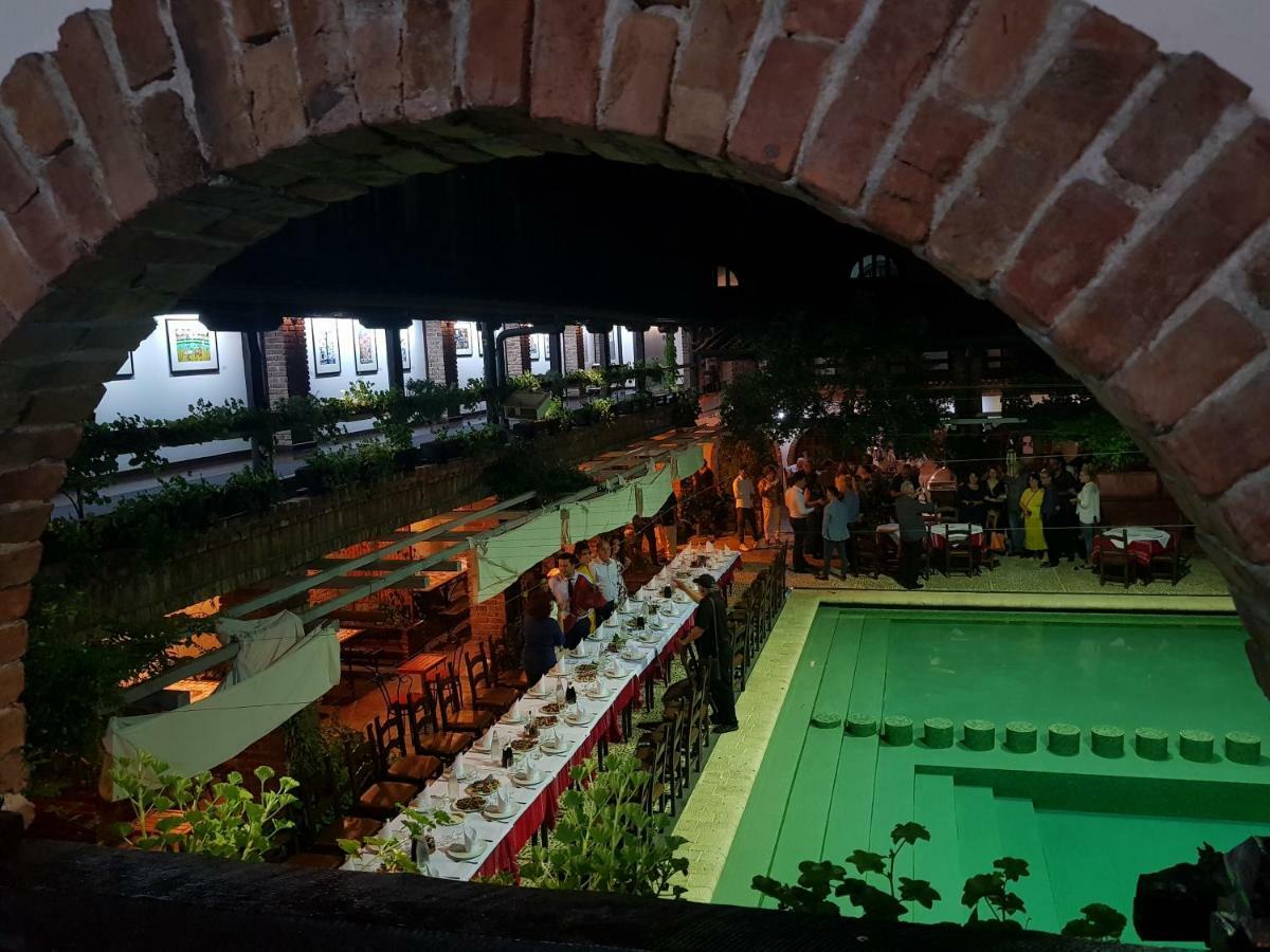Hotel Restaurant Bujtina E Gjelit Tirana Exterior foto